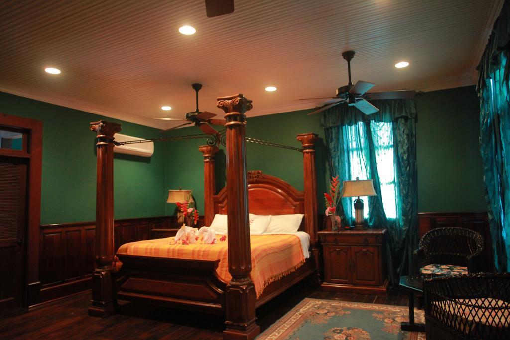 Mahogany Hall Luxury Boutique Resort San Ignacio Esterno foto